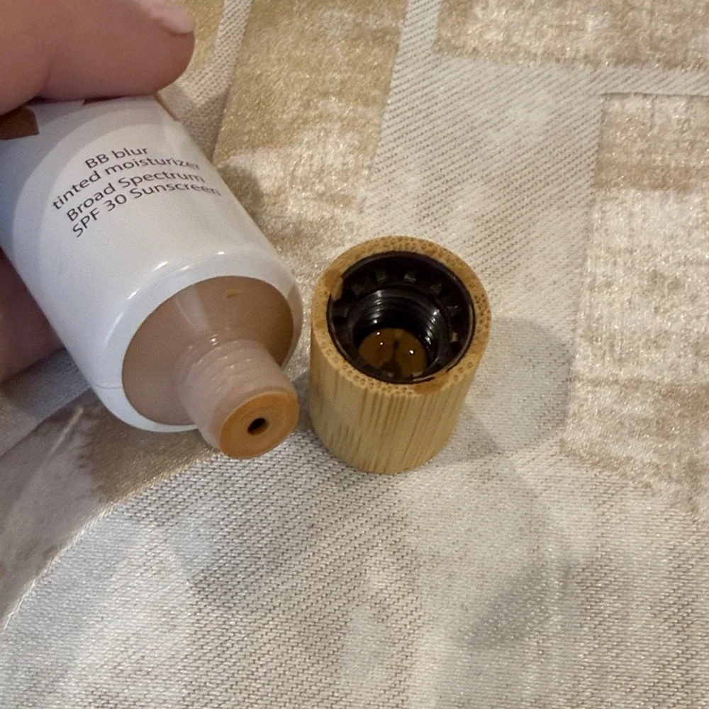 tarte BB Blur Tinted Moisturizer with Bamboo-Style Cap and brush Opened once!